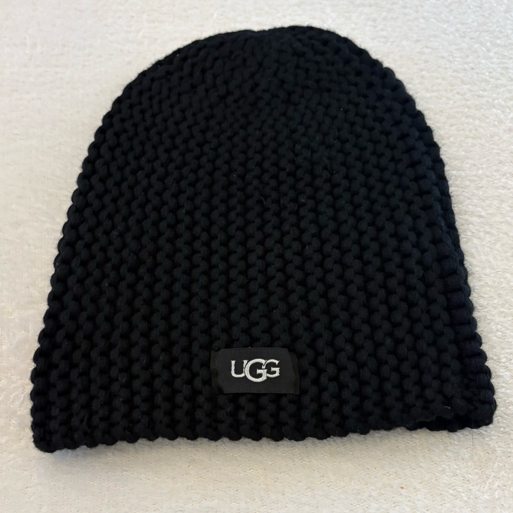 UGG Classic Black Knit Hat